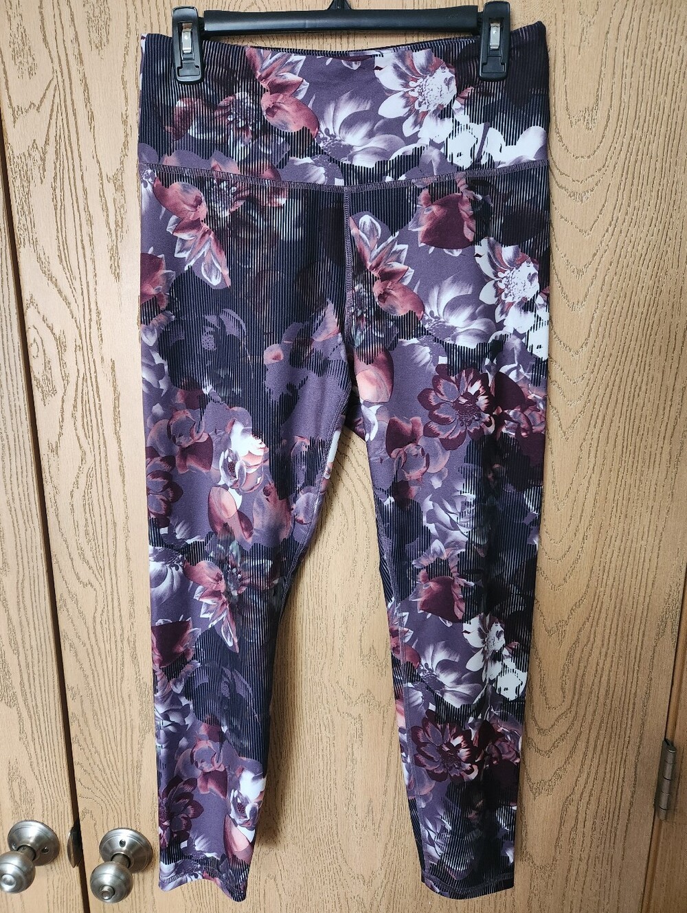 Balanxe Collection Floral Purple Active Leggings Sixe XL. Excellent Cindition
